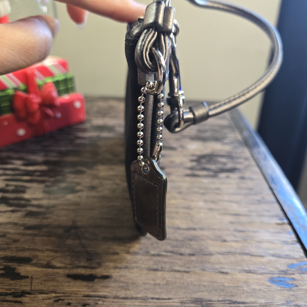Coach Poppy Black & Silver Heart Wristlet - Picture 12 of 12
